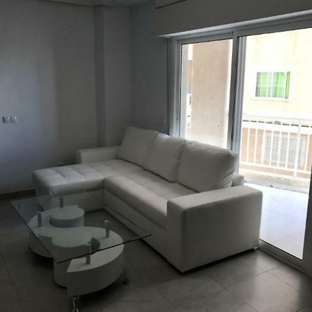 Modern Beach Apartment Торевиеха Екстериор снимка