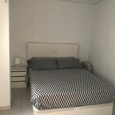 Modern Beach Apartment Торевиеха Екстериор снимка